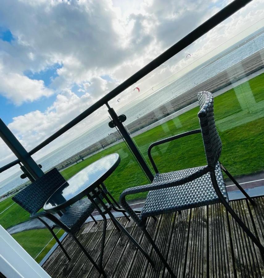 Sea View Apartment At The Beach! Llanelli Exteriér fotografie